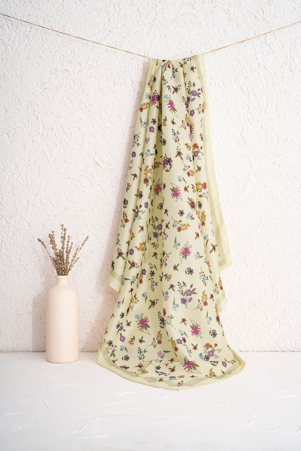 Women's Digital Printed Flower Pattern Soft Scarf