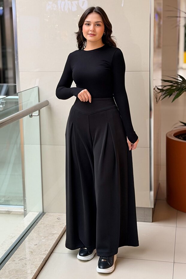A Pleated Wide-Leg Modal Pants
