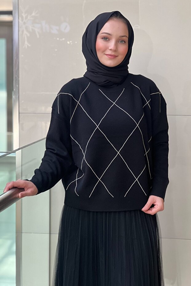 Cross Chain Embroidered Thin Wool Tunic