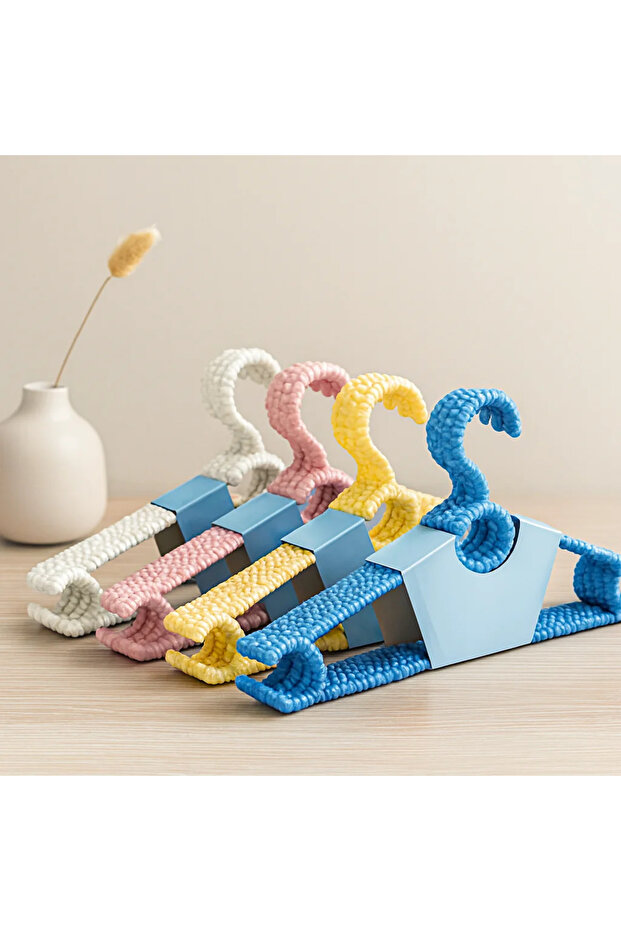 Children's Clothes Hangers 6 Pieces with Plastic Beads