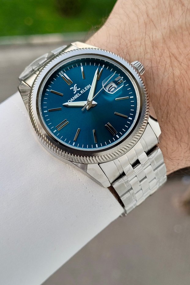 Dial Blue Strap Gray Color 41 mm 5 Atm Calendar Same as in the Image Men's Wristwatch