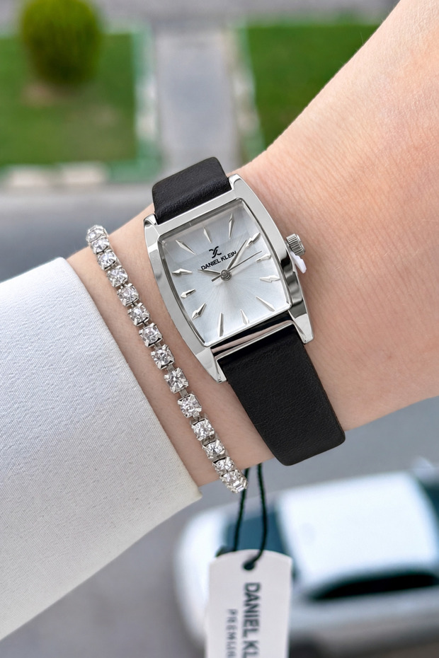 Case Silver Cord Black Color 23 mm Women Wrist Watch with Gift Package