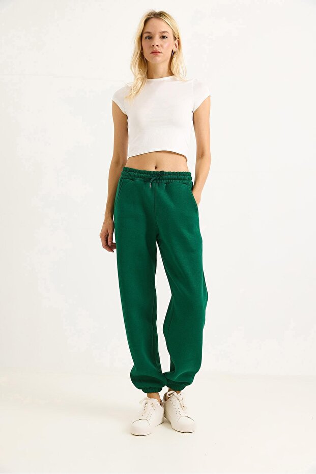 Green Three-Thread Stretch Fabric, Elasticated Cuffs, Comfortable Fit, Suitable for Daily Use Trousers