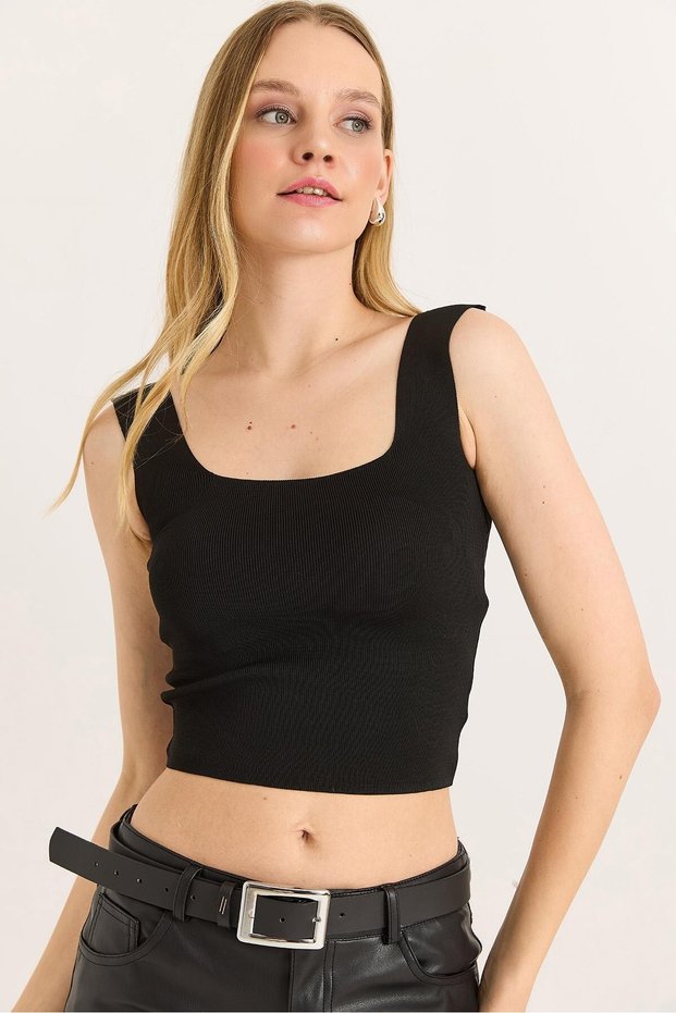 Black Knitwear Square Neck Sleeveless Ribbed Textured Slim Fit Cropped Knitted Blouse