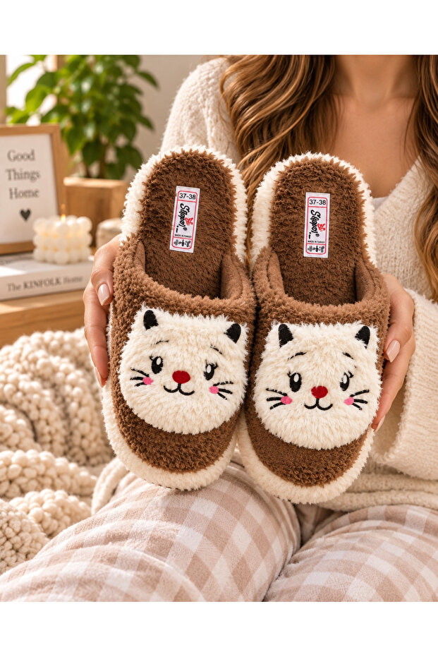 Cat Face Model Women's House Slippers - Warm and Fluffy Slippers with Noiseless Soles