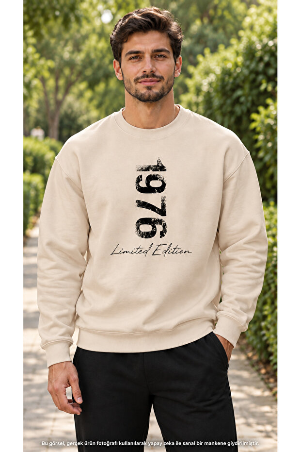 Men's Vertical 1976 and Limited Edition Typography Printed Crew Neck Casual Regular Fit Sweatshirt