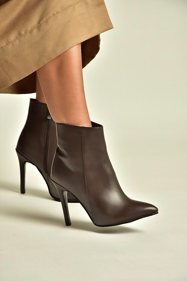 N372524409 Brown Thin Heeled Women's Boots