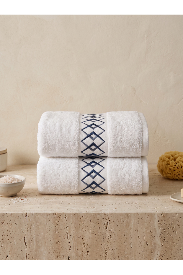 True 2-Piece Embroidered Hand Towel Set 50X90 cm