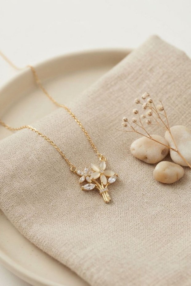 Brass Gold Color Zircon Stone Flower Model Women's Necklace