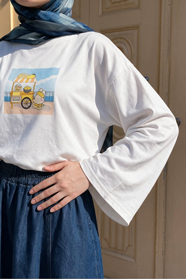 Crew Neck Front Printed Loose Combed Cotton Sweatshirt -White