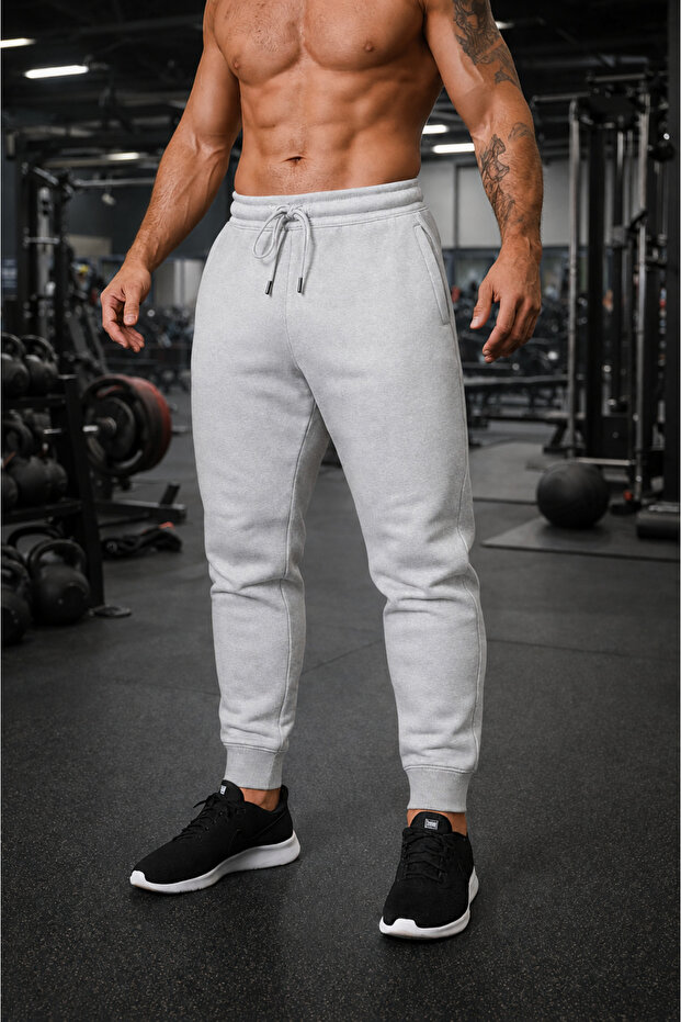 بنطلون رياضي رجالي باللون الرمادي من نوع GRAY JOGGER ذو تصميم بسيط