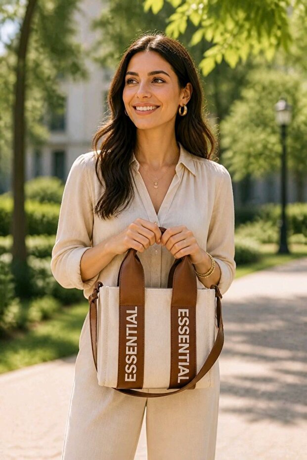 Women's arm and shoulder bag