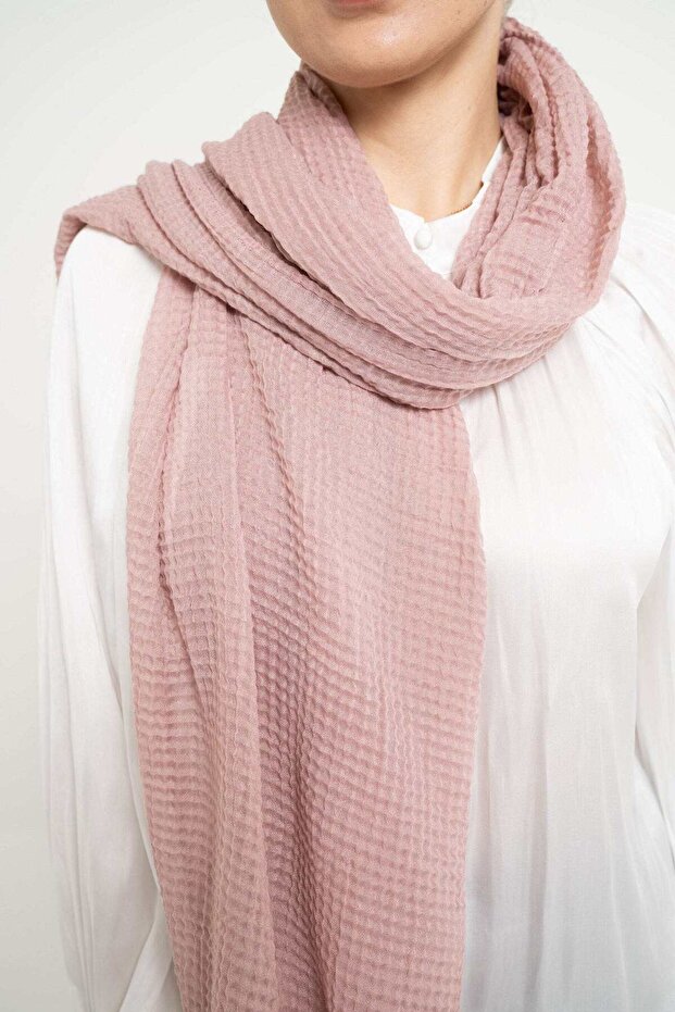 وشاح مربعات سادة