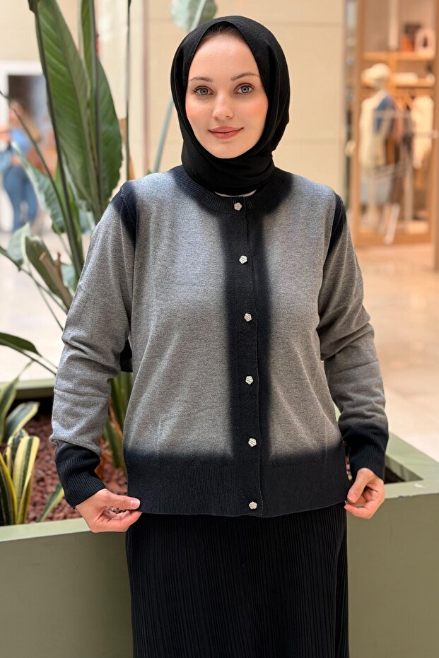 Gradient Knitwear Cardigan with Stone Buttons on the Front