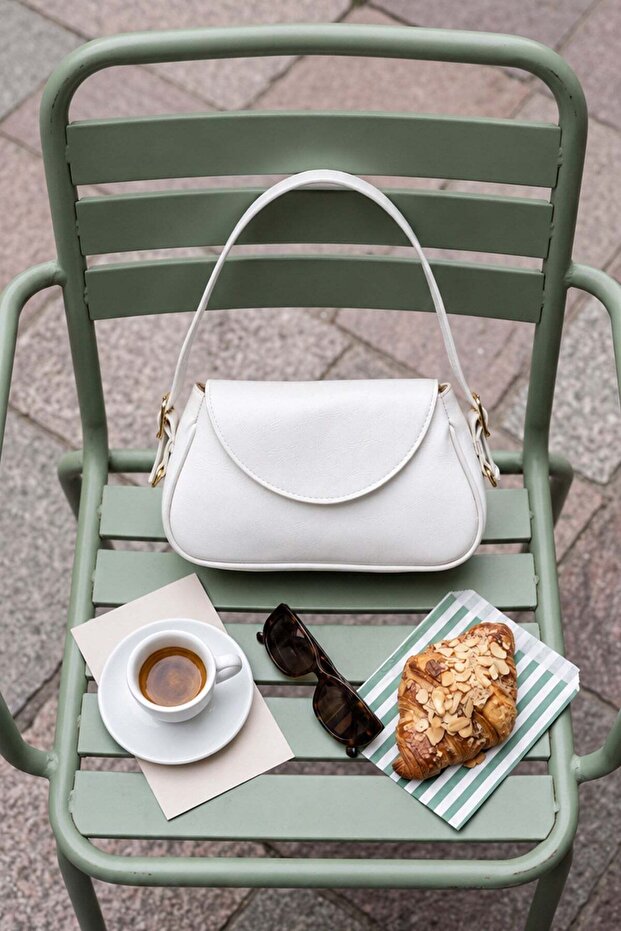 White Wrinkled Patent Leather D54 Snap Closure Single Compartment Adjustable Strap Baguette Women's Hand and Shoulder Bag