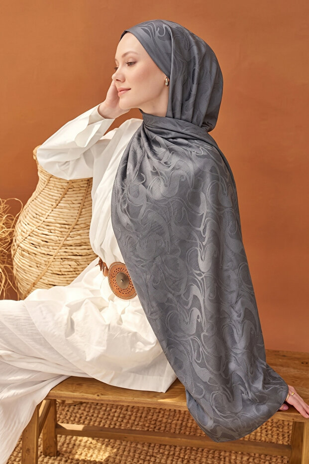 Aerobin jacquard ivy patterned shawl
