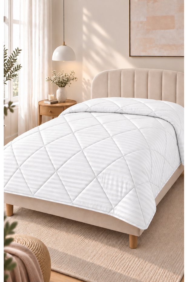 Micro Jacquard Single Size Silicone Filled Quilt | 155X215 cm | Soft Textured, Lightweight and Comfortable