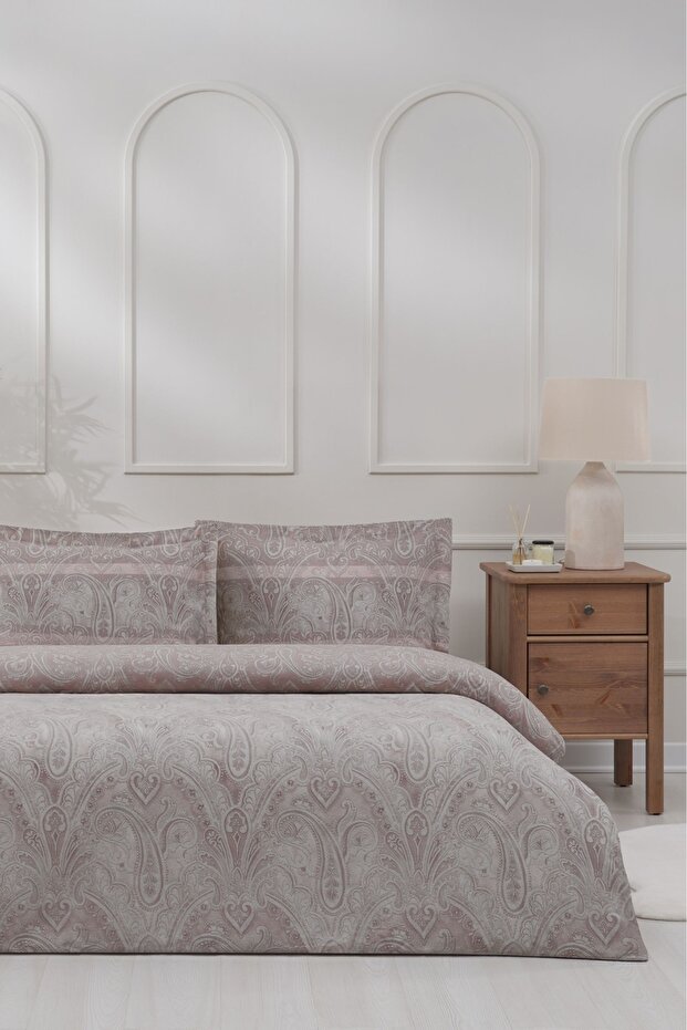 Whirling Elegance Double Duvet Cover Set