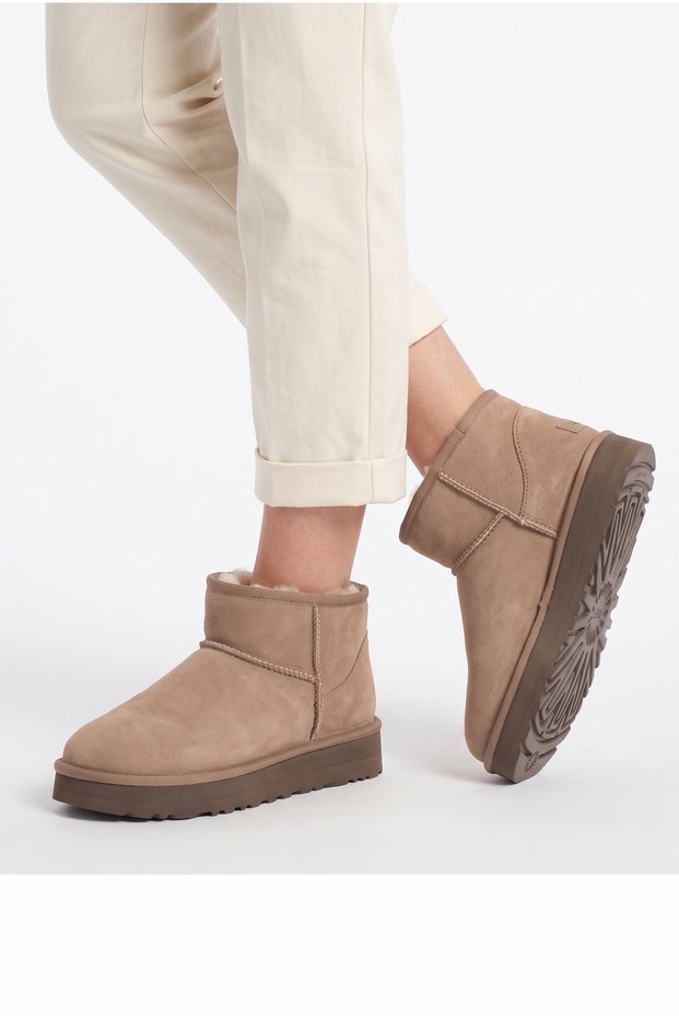 Warm, Water-Resistant Women's Winter Daily Use Short Mini Boots with Fur Inside and Thick Soles