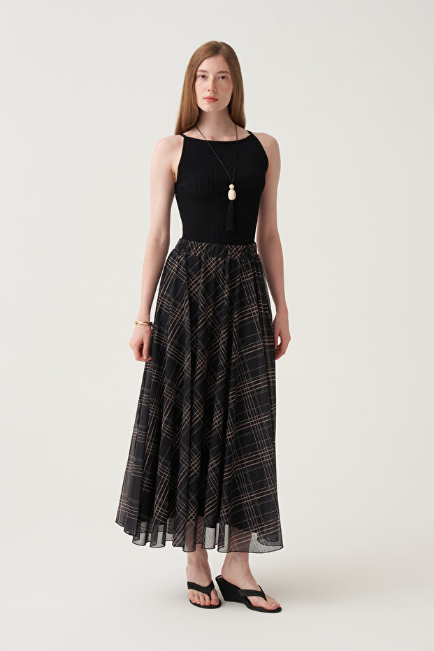 Flared skirt with ruffles