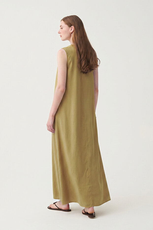 Basic sleeveless dress