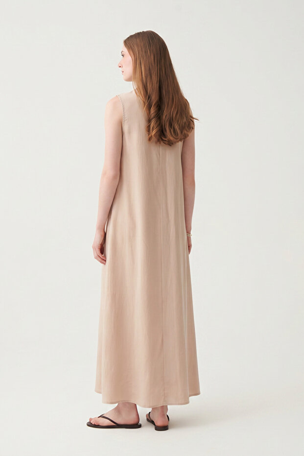 Basic sleeveless dress