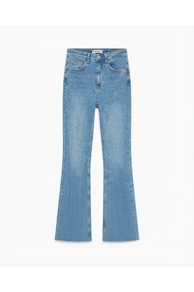 Light blue cut-off jeans