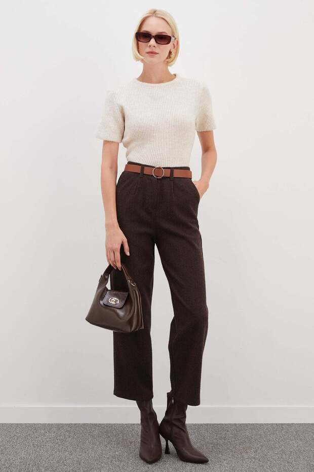 Herringbone Patterned Belted Carrot Cut Pants