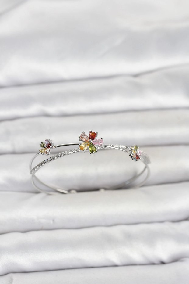 Brass Silver Color Colorful Flower Model Women's Bracelet Tj-Bb8516