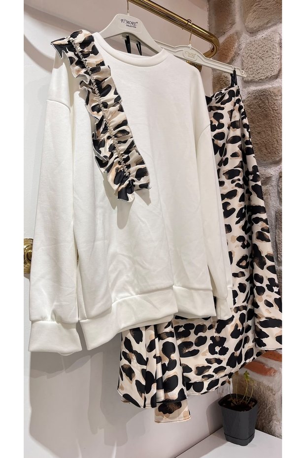 Leopard Ruffle Detailed Black Sweatshirt and Leopard Skirt Set