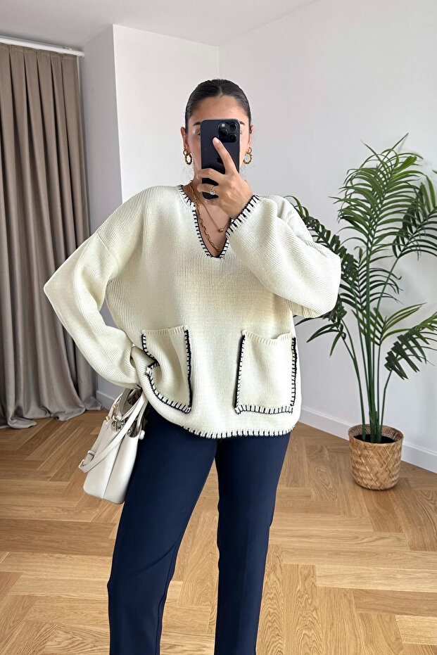 Cream-Black Shepherd Stitch Sweater - 231168