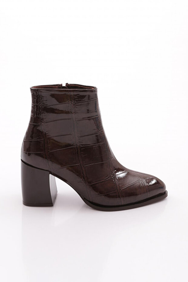 945 Women's Heeled Boots