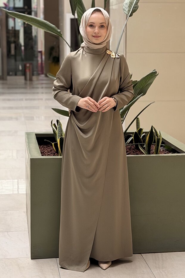 Satin Evening Dress with Brooches on the Shoulder and Waist