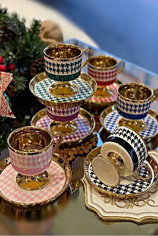 Porcelain Goose Feet 6-Piece Gilded Cup Set with Feet