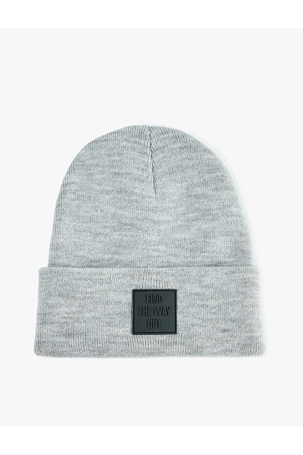 Layered Basic Beret with Label Detail