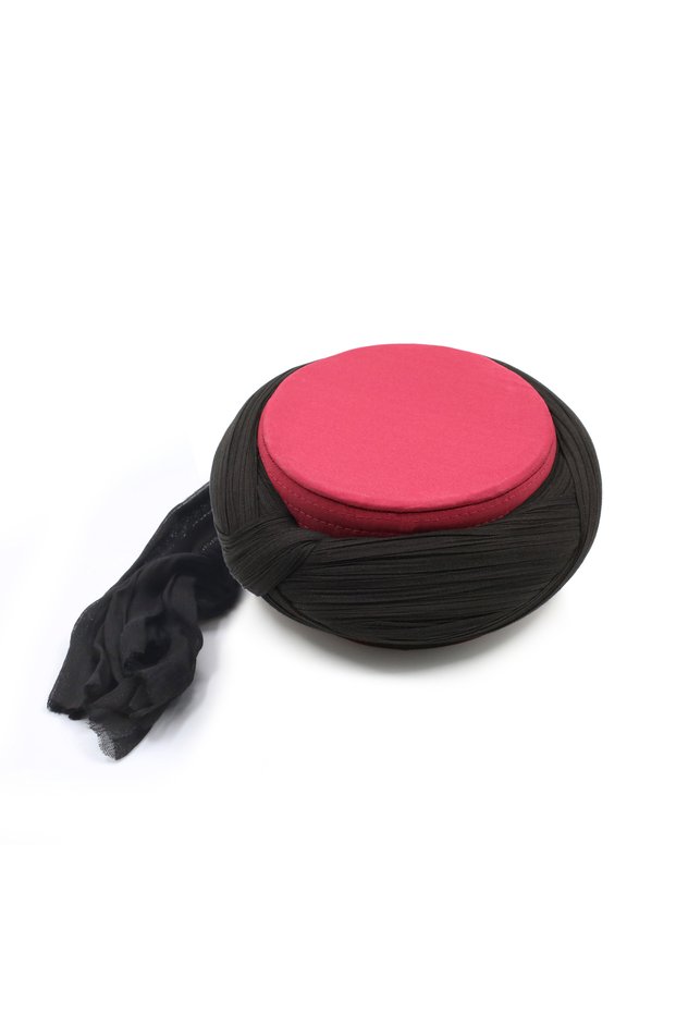 Flat Tepeli Sarık - Black Fabric - Burgundy Skullcap - Crossed Wrap - Flat Tepe - 7 Meters (Züabeli)
