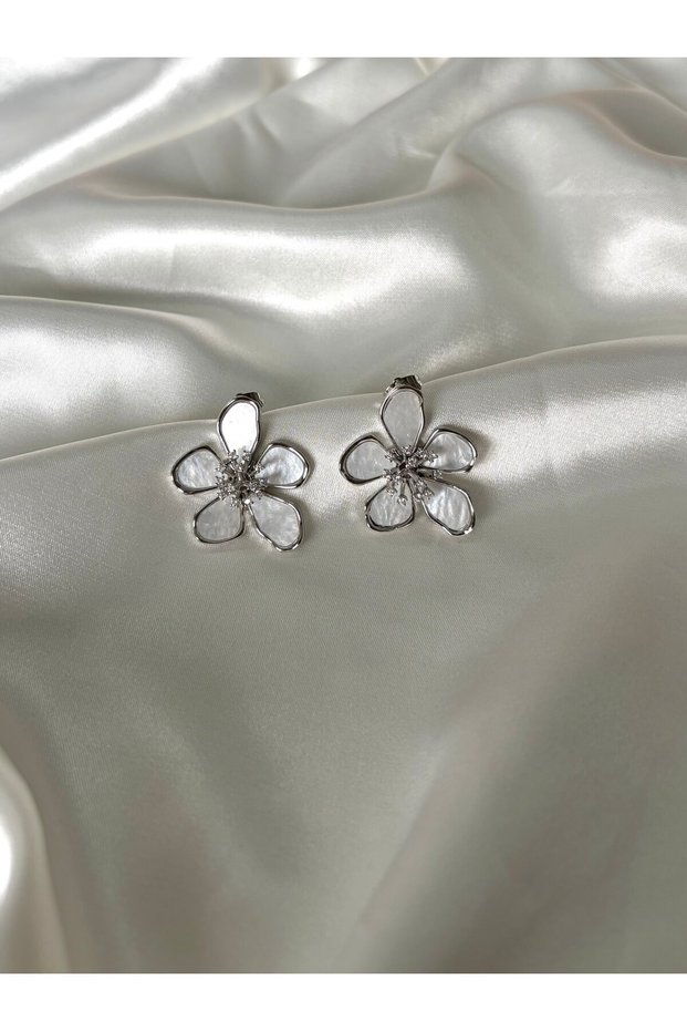 Women's Silver Color Stone and Pearlescent Flower Model Steel Earrings