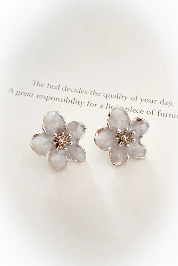 Flower Design White Color Earrings