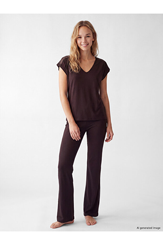 Esvab • Modern & Distinctive V Dikim Tulle Detail Women's Pajama Set