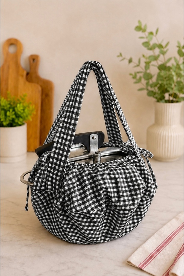 Adjustable Drawstring Picnic Cookware and Pressure Cooker Carrying Bag, Double Layer Red Gingham