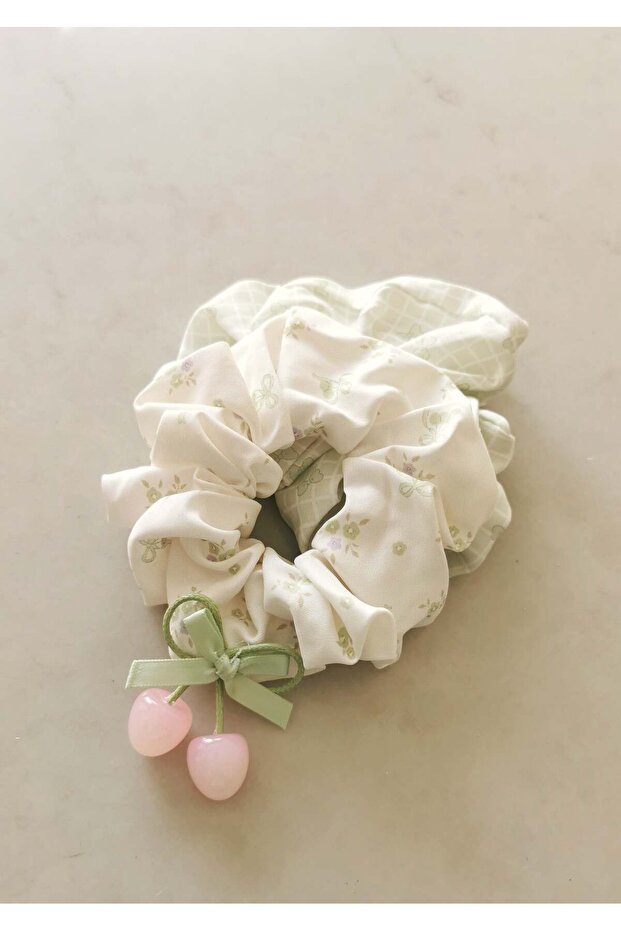 Green Floral and Bow Patterned Ecru & Green Plaid Double Elastic Bagel Buckle Set