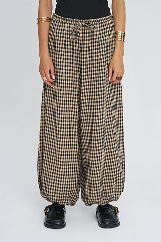 Women's Gingham Pants with Elastic Waist and Cuffs