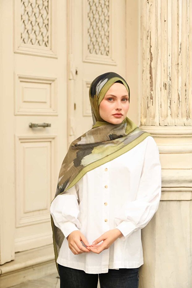 Allure Abstract Brush Pattern Tensel Shawl