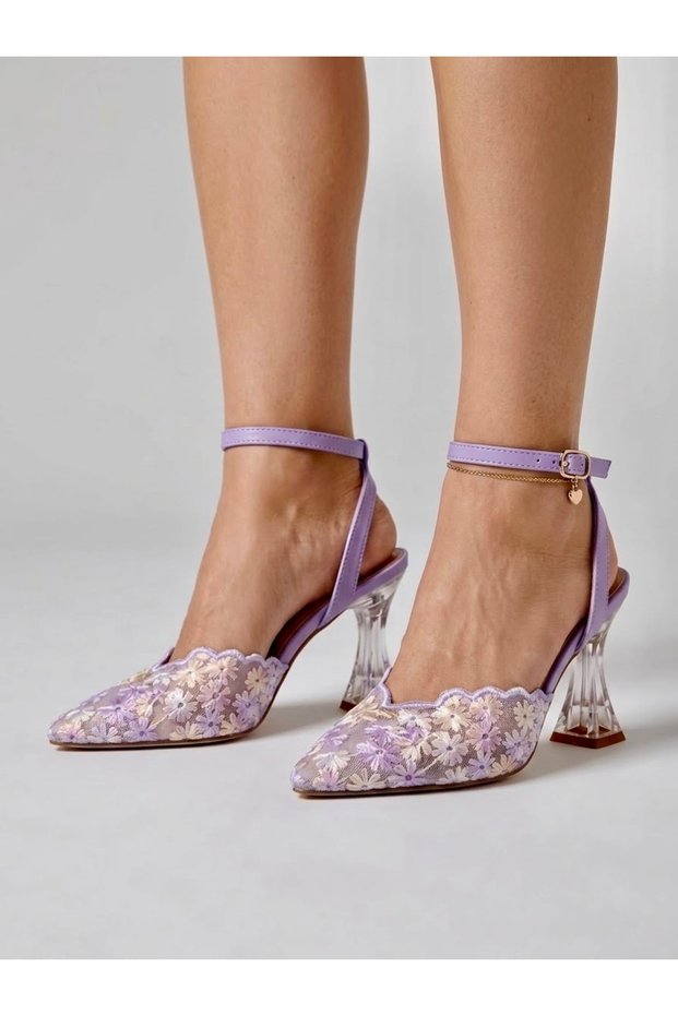 New Season New Model High-Heeled Shoes with Lace Embroidery. Full Lace with a Heel Design for a Feminine and Stylish Look