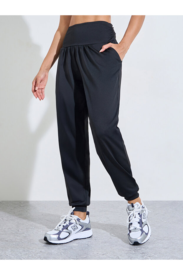 Black Solid Ruched Details Cuffed Hem Joggers