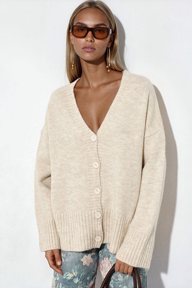 Viorna Ribbed V-Neck Buttoned Cardigan