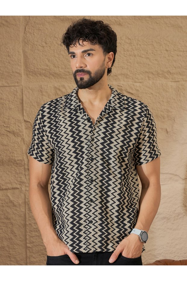 Multi-Color Textured Print Short Sleeves Shirt