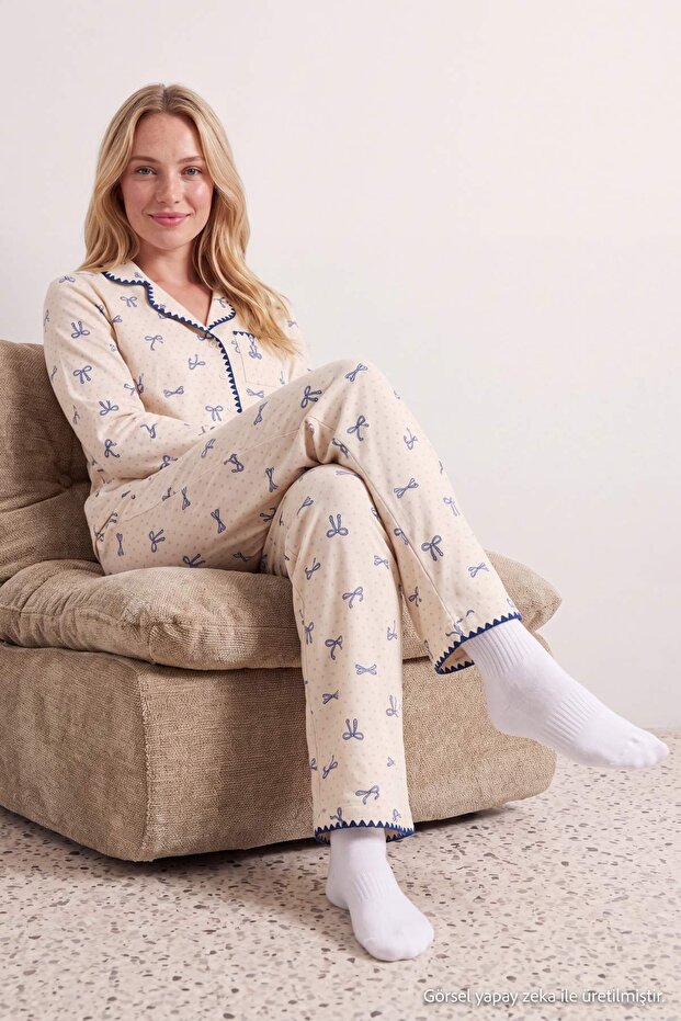 Ekru-Mavi %100 Pamuklu Kurdele/Fiyonklu ve Puantiyeli Kışlık Fırçalı Belmando Dokuma Pijama Takımı THMAW27PT00145