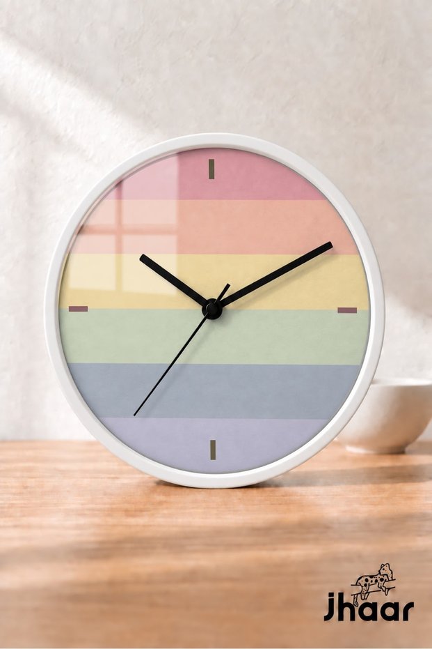 Ceas de perete modern cu color block-uri pastelate dispuse orizontal – dimensiune medie 25 cm – carcasă albă – cu sticlă, silențios – iluminare LED inclusă în pachet