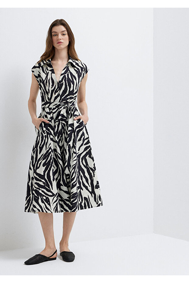 Lace-Up Printed Black Dress 1310871-91528